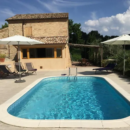 Sleeps 6 Pool Wifi Вилла