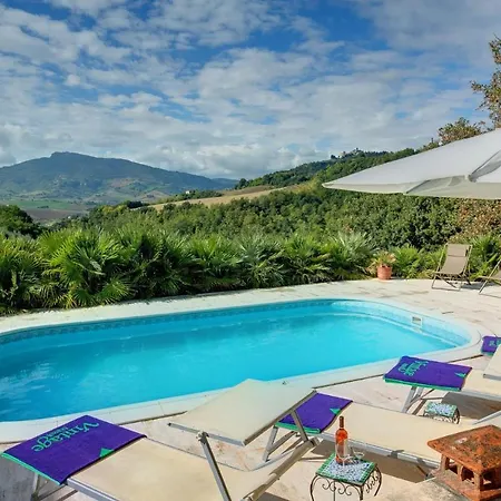 Вилла Sleeps 6 Pool Wifi